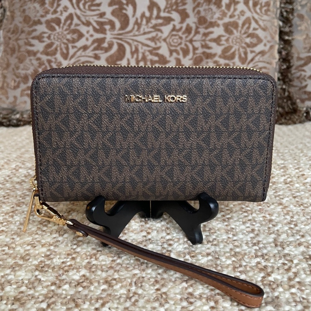 Michael Kors Jet Set Travel LG Flat MF Phone Case